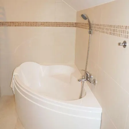 Jaskolka - I Przy Plazy